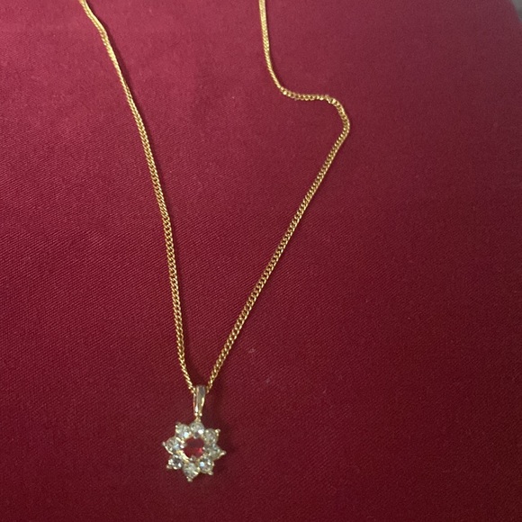 Gold plated chain, with red and white crystals. - Picture 2 of 3